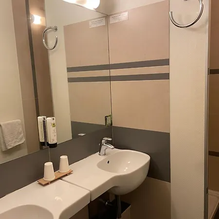 Logis De France & Restaurant Отель 3*