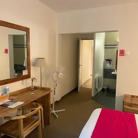 Logis De France & Restaurant 3* Памье