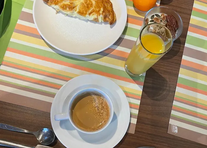 Otel Logis De France & Restaurant 3*