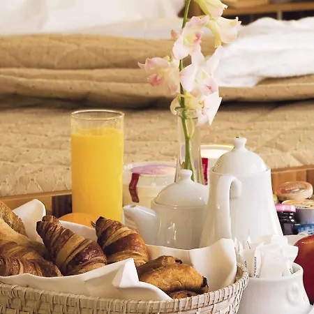 מלון Logis De France & Restaurant 3*