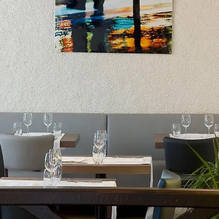 Logis De France & Restaurant 3* פאמייר