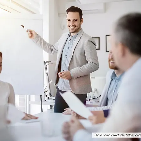 מלון Logis De France & Restaurant 3*