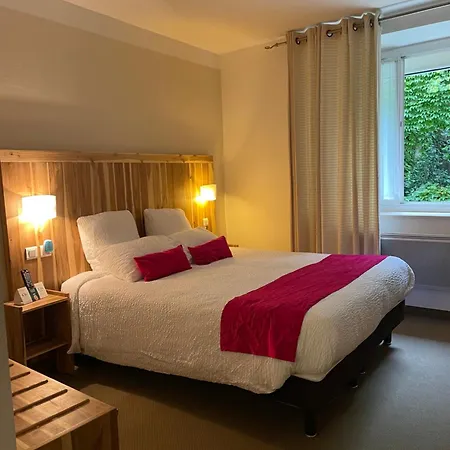 Logis De France & Restaurant 3* פאמייר