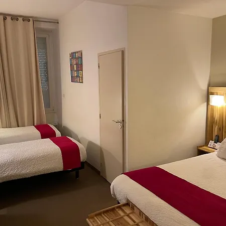 מלון Logis De France & Restaurant 3*