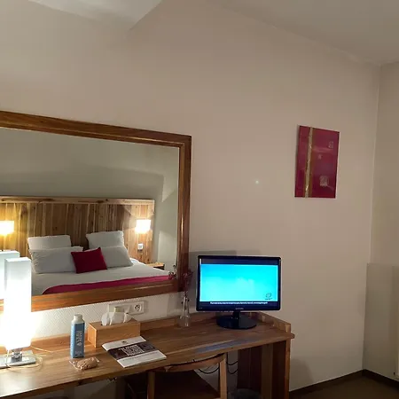 מלון Logis De France & Restaurant פאמייר