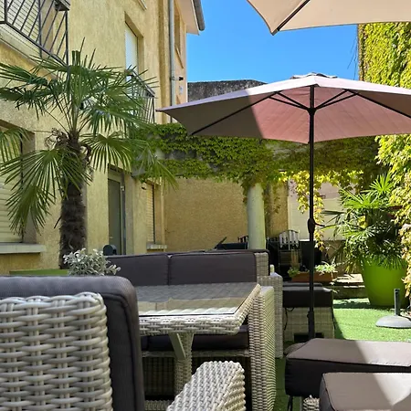 Logis De France & Restaurant Hotel 3*