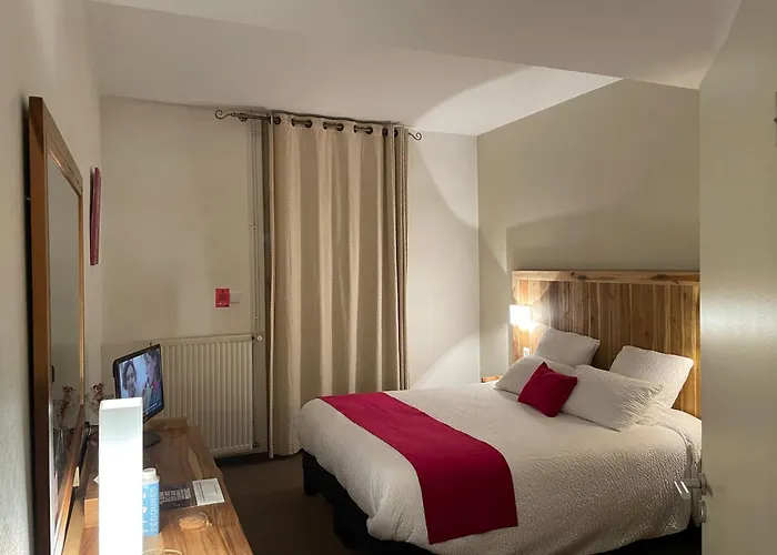 Hotel Logis De France & Restaurant 3*