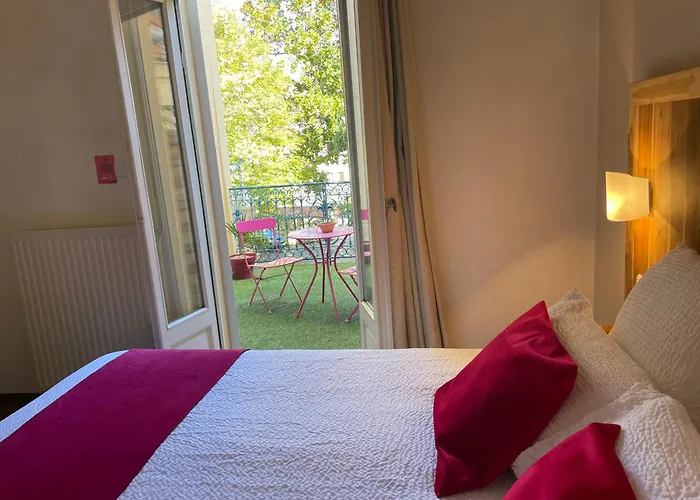 Hotel Logis De France & Restaurant 3*